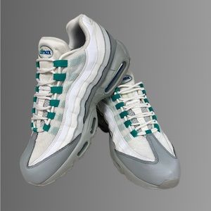 Nike Air Max 95 Essential 
Colorway: Clear Emerald
Condition is pre-owned